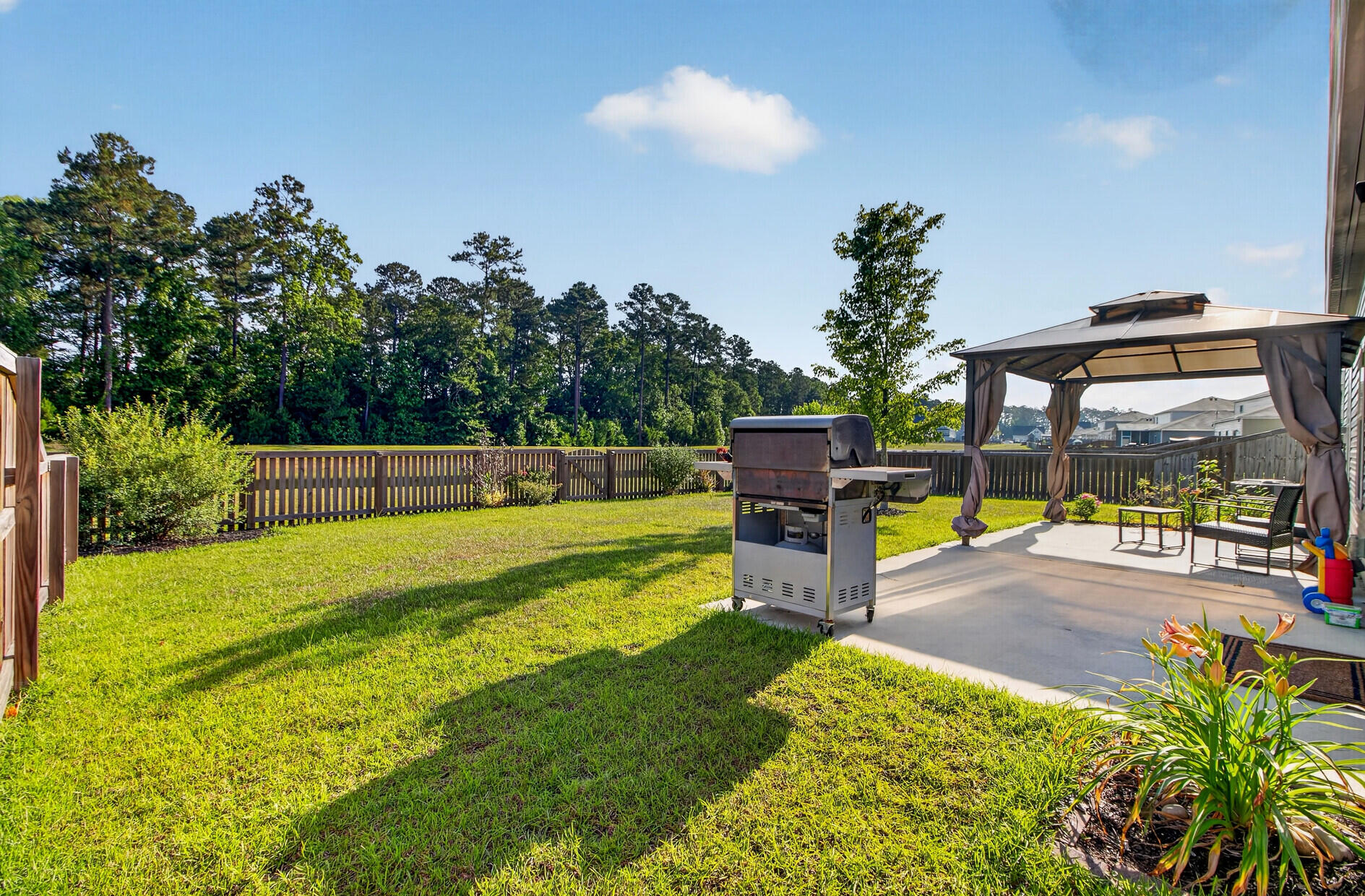495 Spanish Wells Road Summerville, SC 29486 - Photo 4 of 31 45_36_mls