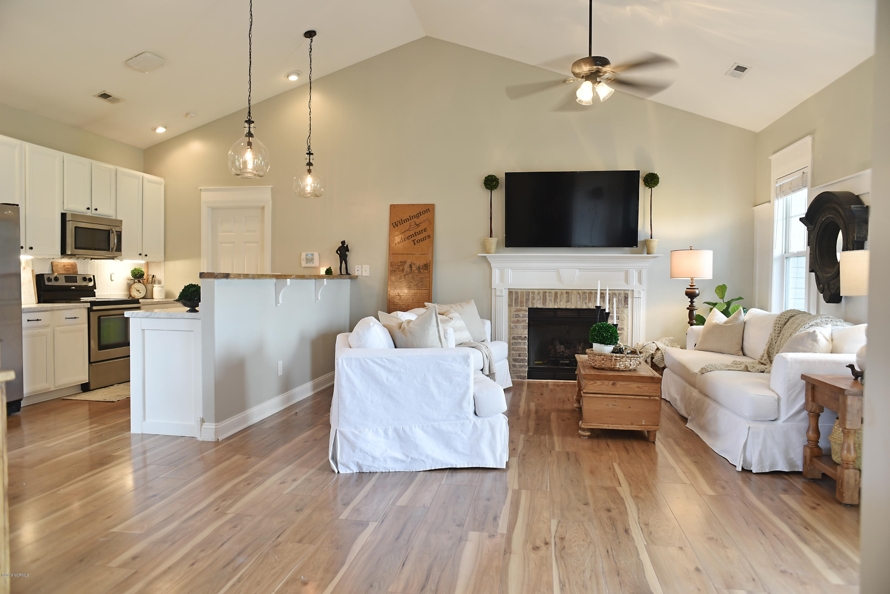 150 Hawks Point Road Jacksonville, NC 28540 - Photo 4 of 23 Room for barstools too!