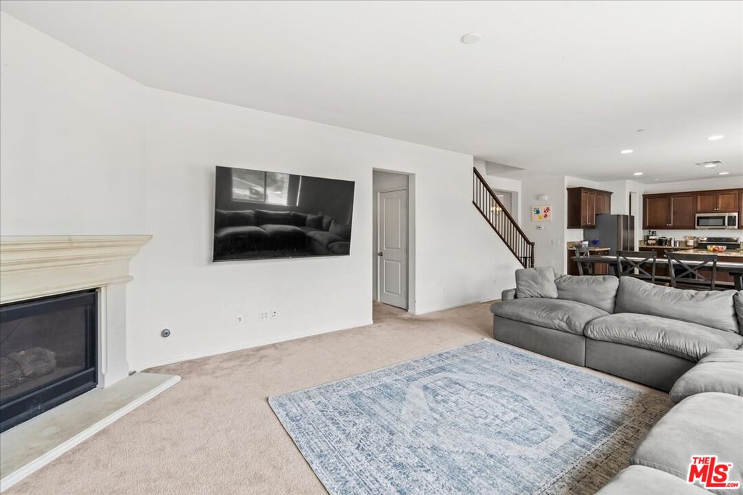 361 Canyon Ridge Calimesa, CA 92320 - Photo 7 of 40