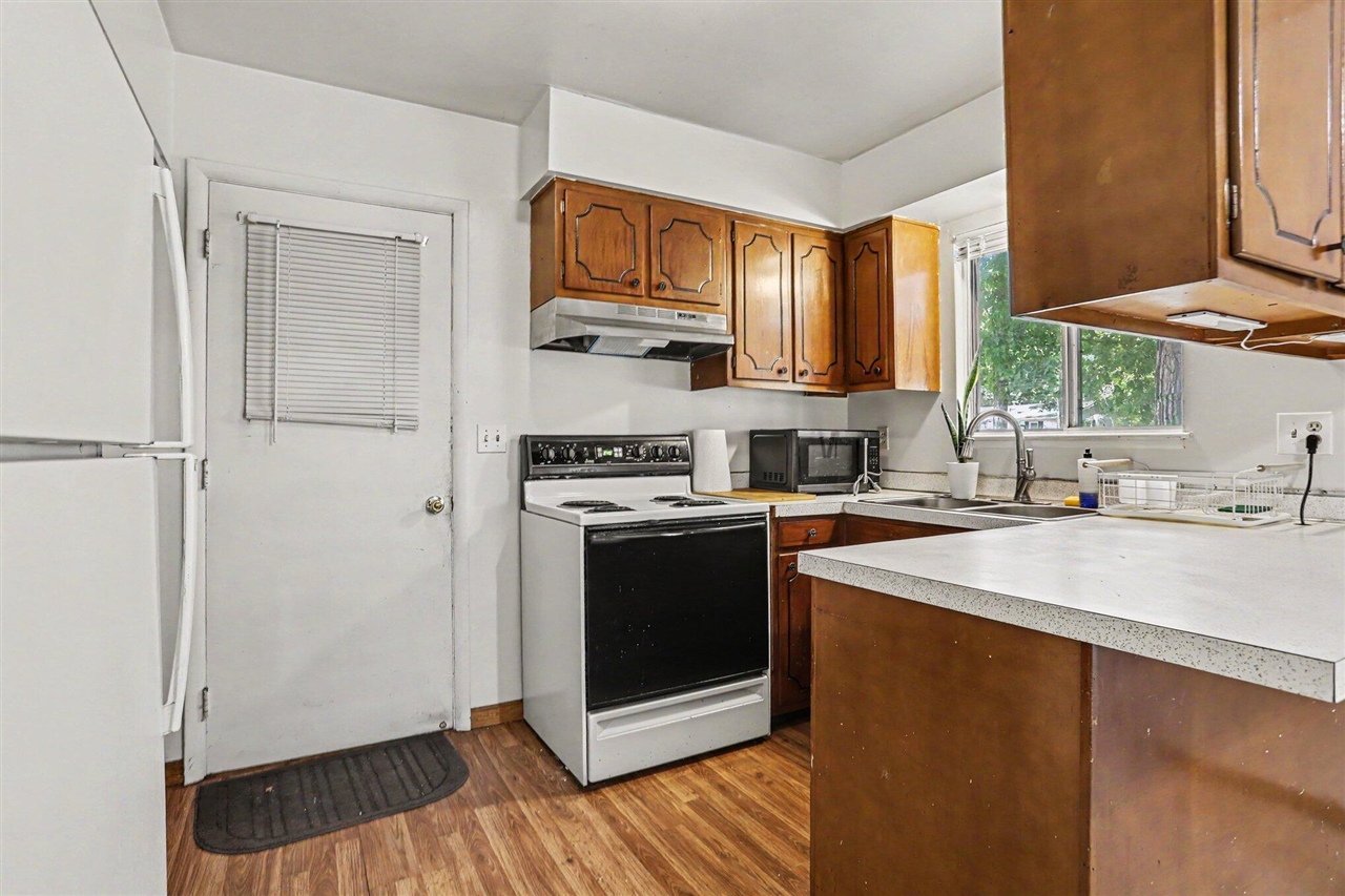 16 Oak Grove Road Battle Creek, MI 49037 - Photo 8 of 28