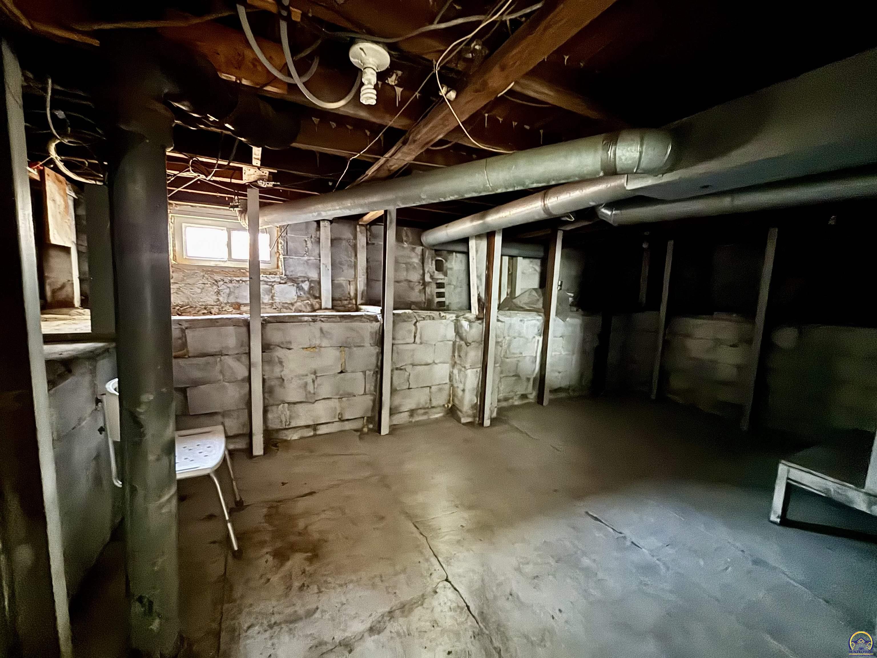 1033 Southwest Webster Avenue Topeka, KS 66604 - Photo 16 of 17