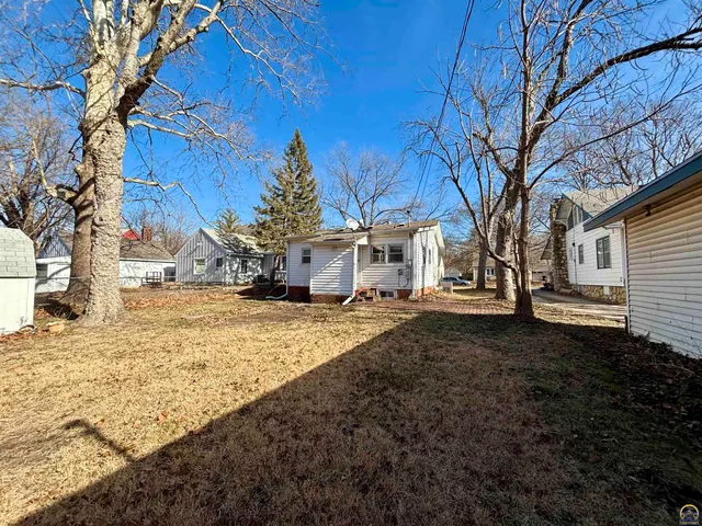 $69,900 | 1033 Southwest Webster Avenue, Topeka, KS 66604