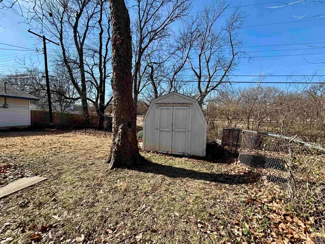 $69,900 | 1033 Southwest Webster Avenue, Topeka, KS 66604