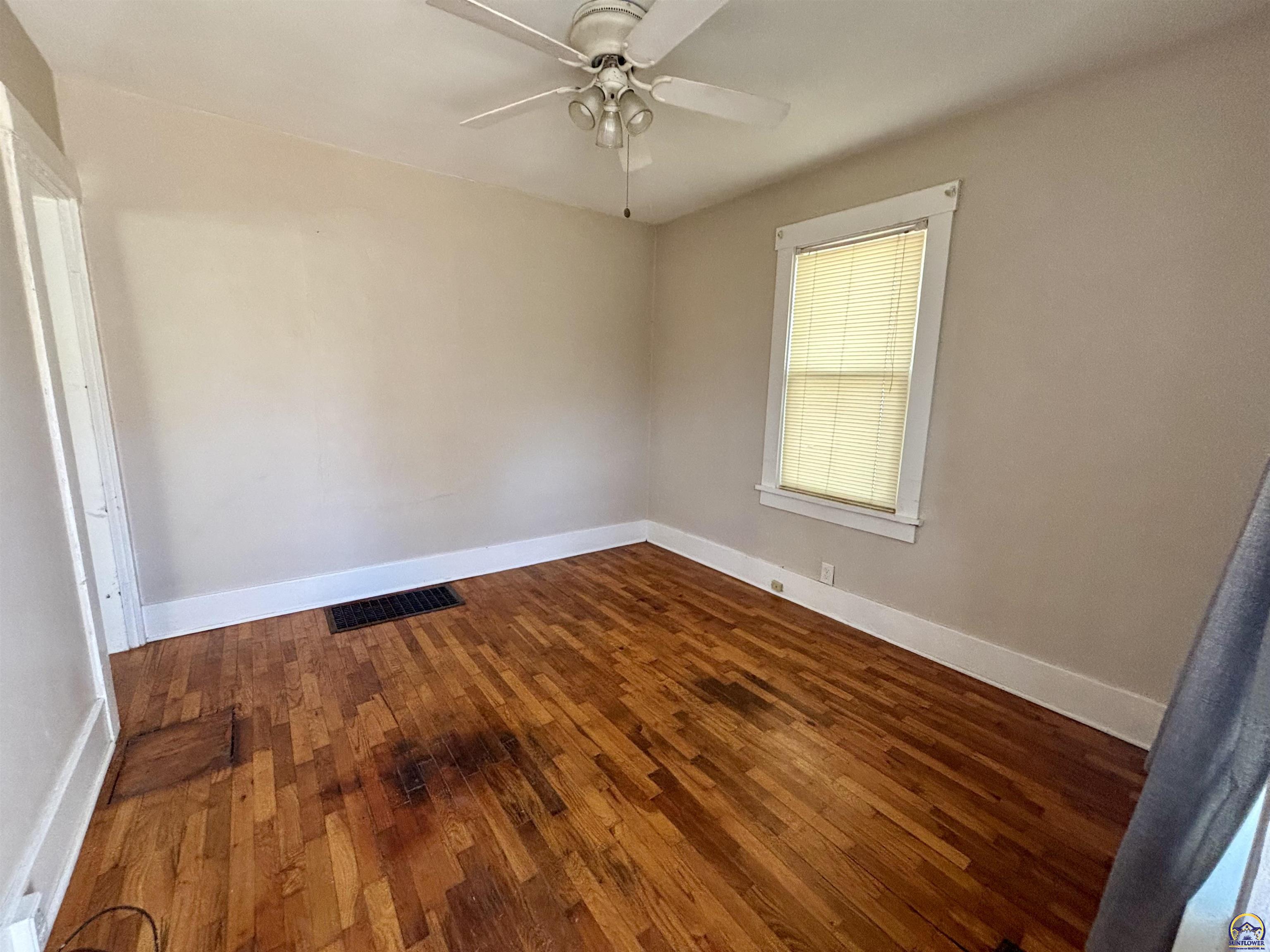 1033 Southwest Webster Avenue Topeka, KS 66604 - Photo 5 of 17