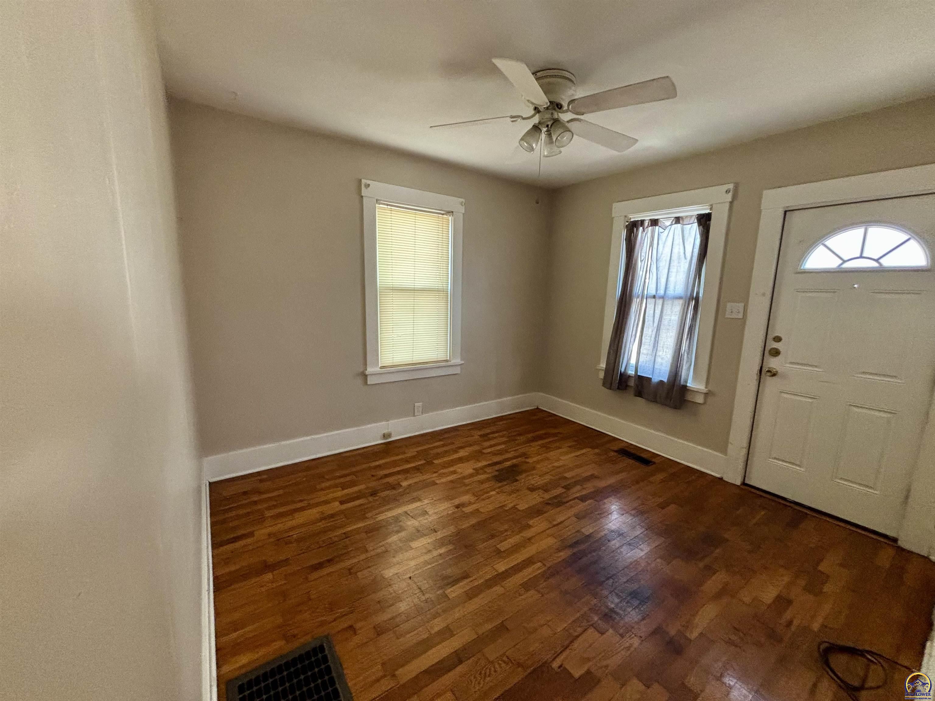 1033 Southwest Webster Avenue Topeka, KS 66604 - Photo 6 of 17