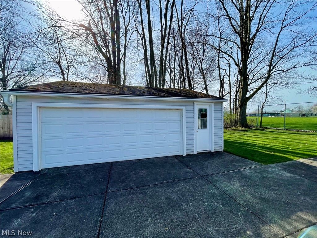 6879 Franke Road Middleburg Heights, OH 44130 - Photo 25 of 30