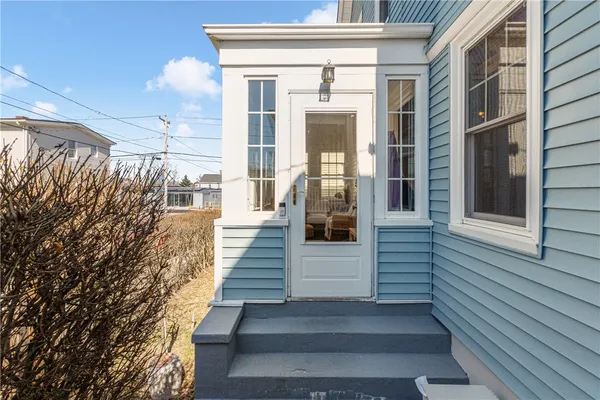 $3,850 | 35 Hall Avenue, Newport, RI 02840