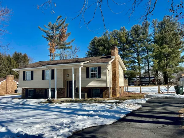 $279,900 | 124 Forest Springs Drive, Stuarts Draft, VA 24477