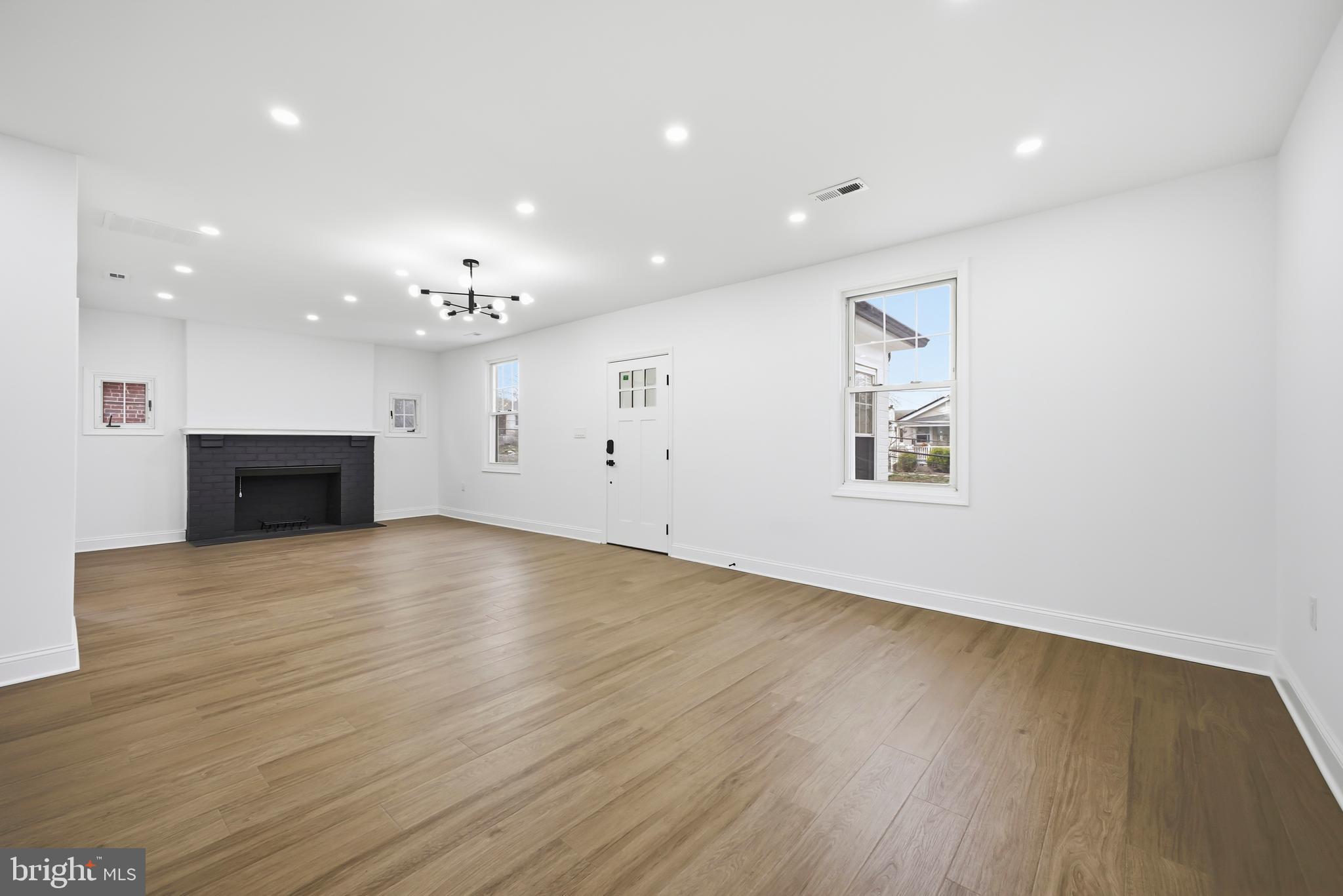 2016 32nd Street Southeast Washington, DC 20020 - Photo 4 of 25 Living Room