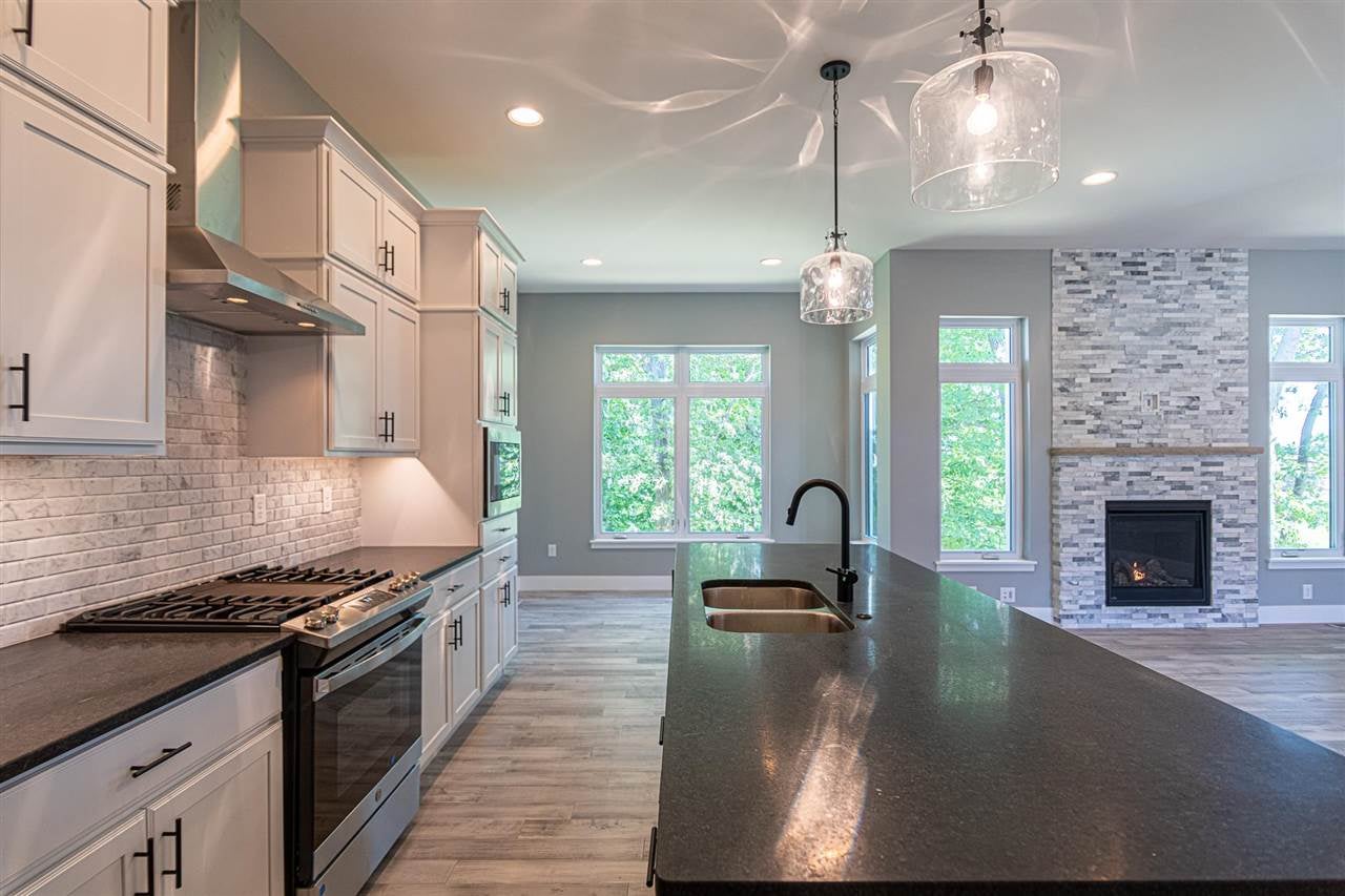 3067 Ridgeview Circle Coralville, IA 52241 - Photo 6 of 36 Gallery Image 6