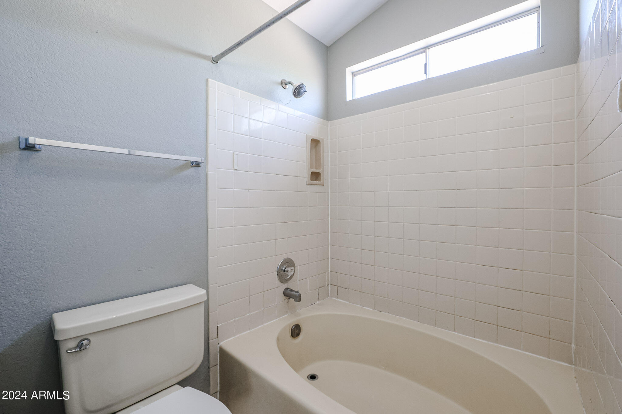 9208 West Gary Road Peoria, AZ 85345 - Photo 19 of 33 Master Bathroom