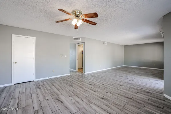 $1,900 | 9208 West Gary Road, Peoria, AZ 85345