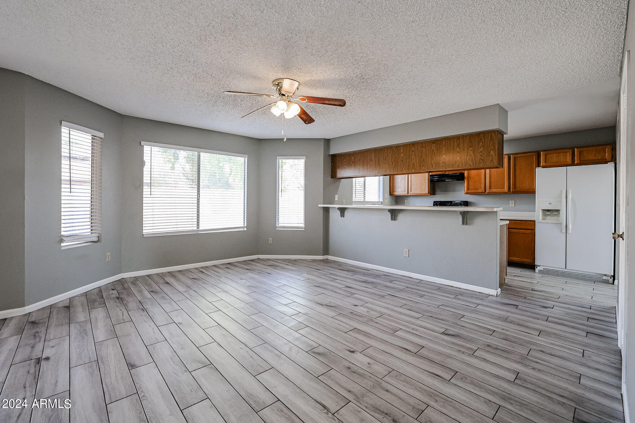 9208 West Gary Road Peoria, AZ 85345 - Photo 5 of 33 Eat-In Area