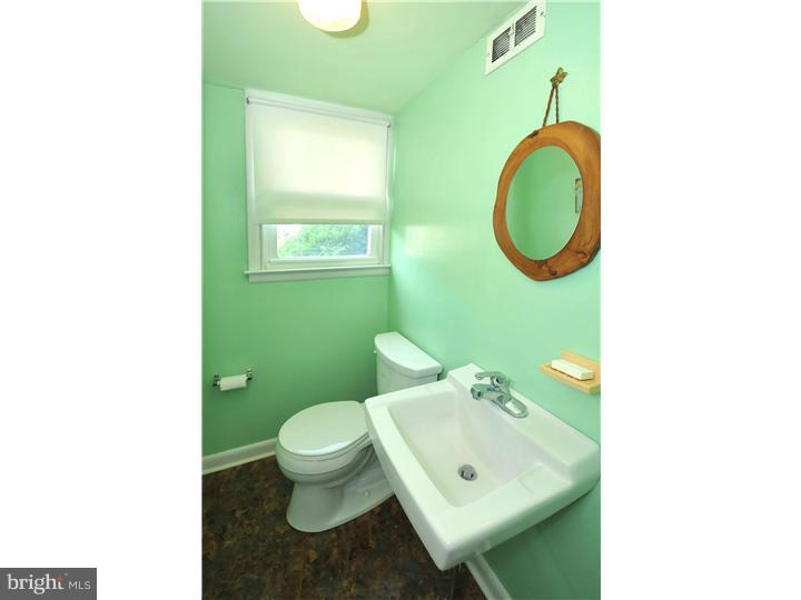 1323 Partridge Road Abington, PA 19001 - Photo 17 of 20 Gallery Image 17