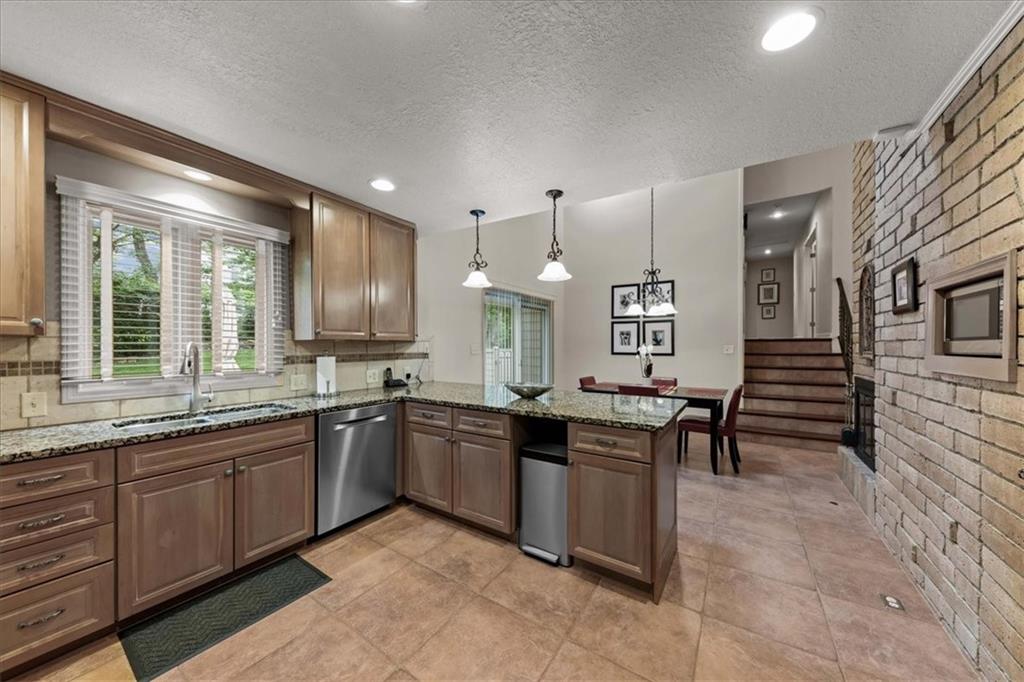 12503 Overbrook Road Leawood, KS 66209 - Photo 11 of 33