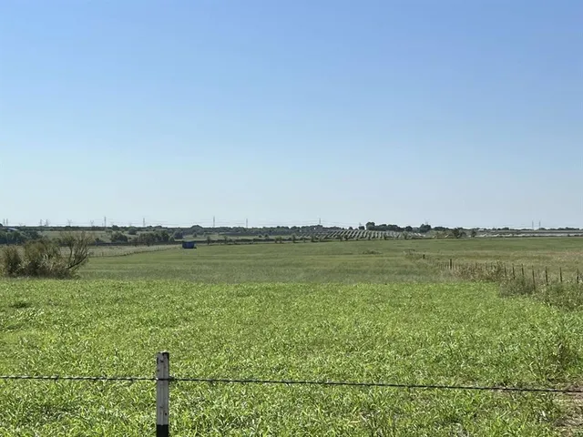 $876,000 | 10455 Farm To Market 455, Sanger, TX 76266