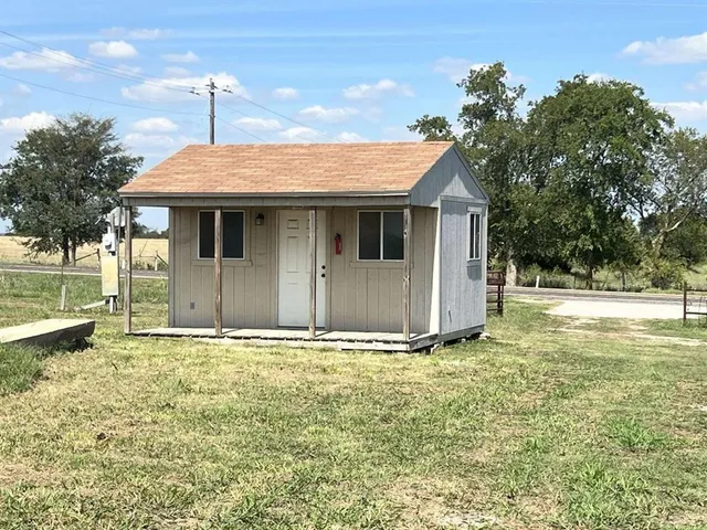 $876,000 | 10455 Farm To Market 455, Sanger, TX 76266