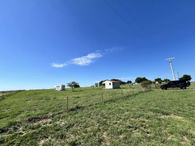 $876,000 | 10455 Farm To Market 455, Sanger, TX 76266