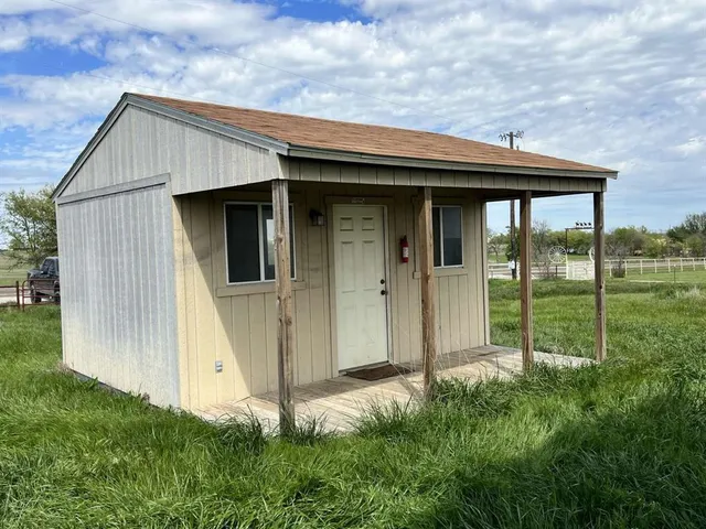 $876,000 | 10455 Farm To Market 455, Sanger, TX 76266