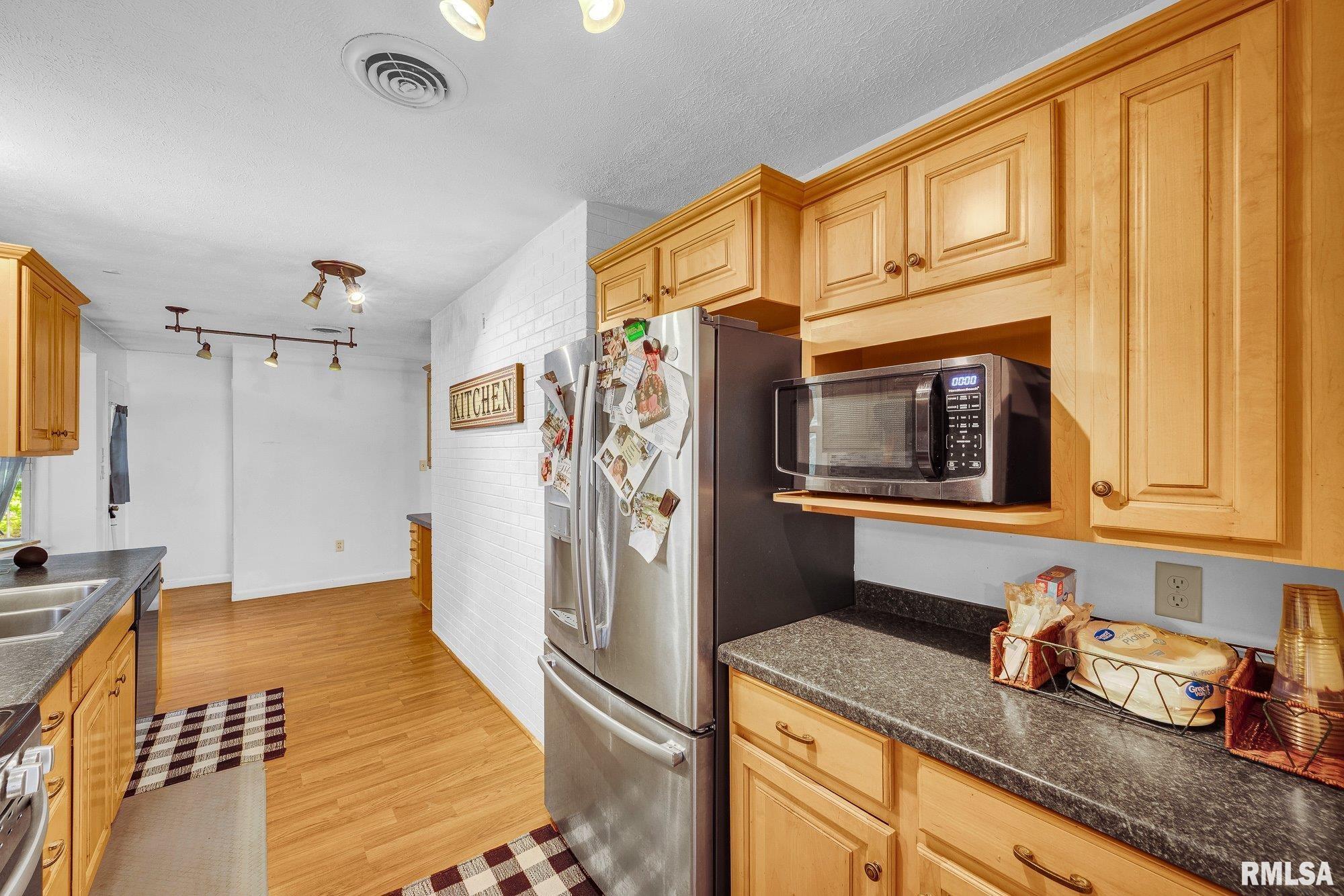 2304 North Lehman Road Peoria, IL 61604 - Photo 12 of 31