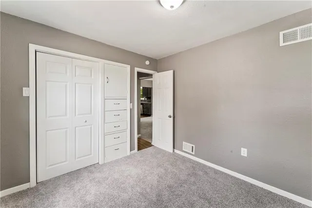 $210,000 | 1826 Shawnee Drive, Kansas City, KS 66106