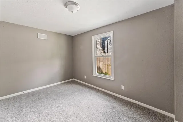 $210,000 | 1826 Shawnee Drive, Kansas City, KS 66106