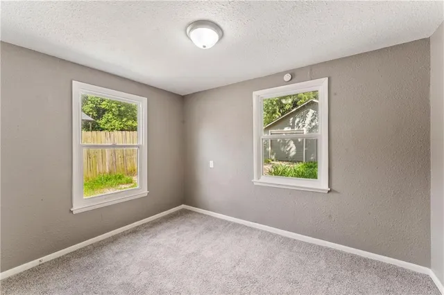 $210,000 | 1826 Shawnee Drive, Kansas City, KS 66106