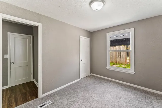 $210,000 | 1826 Shawnee Drive, Kansas City, KS 66106