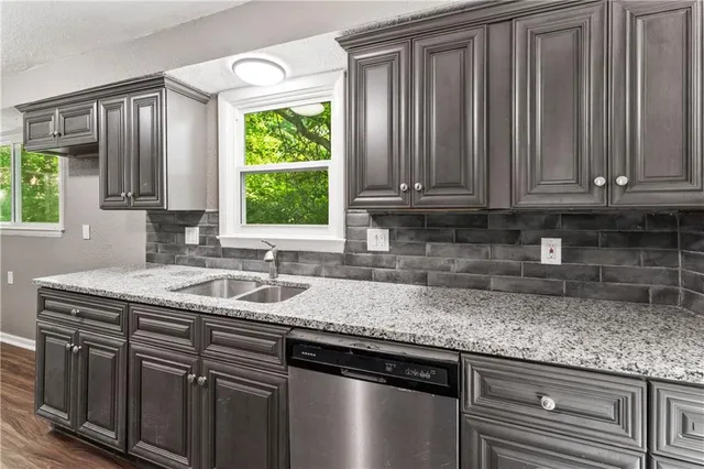 $210,000 | 1826 Shawnee Drive, Kansas City, KS 66106