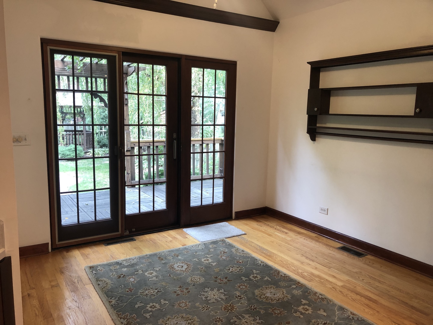 526 Longcommon Road Riverside, IL 60546 - Photo 13 of 40 a view of empty room with window