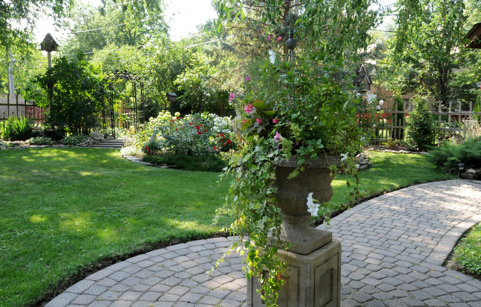 526 Longcommon Road Riverside, IL 60546 - Photo 32 of 40 a garden view
