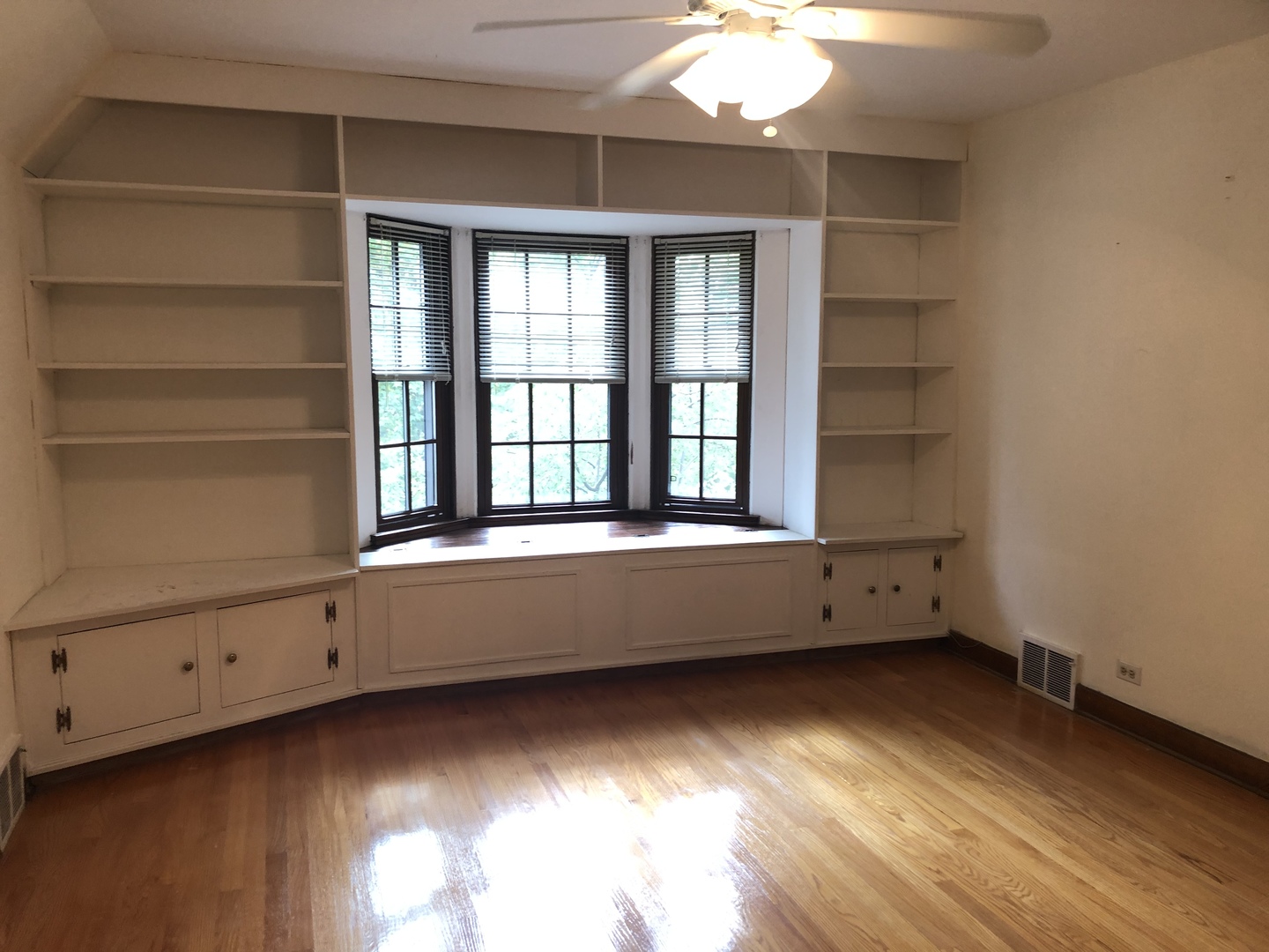 526 Longcommon Road Riverside, IL 60546 - Photo 9 of 40 a view of an empty room with a window
