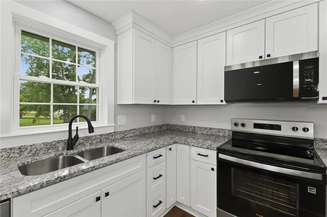 $300,000 | 203 Montgomery Street, Laurens, SC 29360