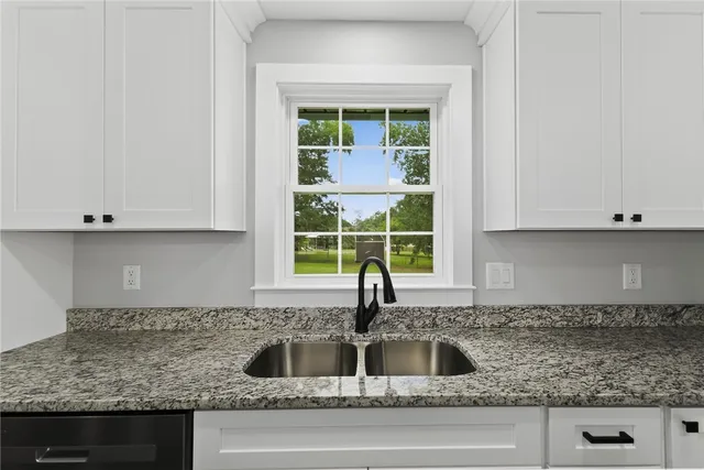 $300,000 | 203 Montgomery Street, Laurens, SC 29360