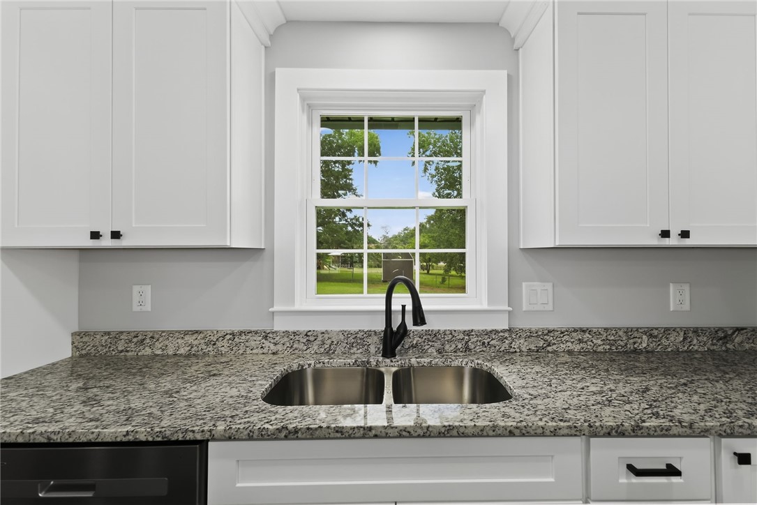 203 Montgomery Street Laurens, SC 29360 - Photo 19 of 34