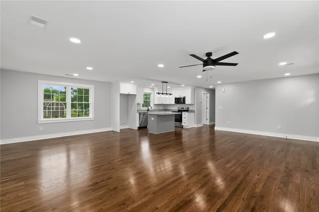 $300,000 | 203 Montgomery Street, Laurens, SC 29360