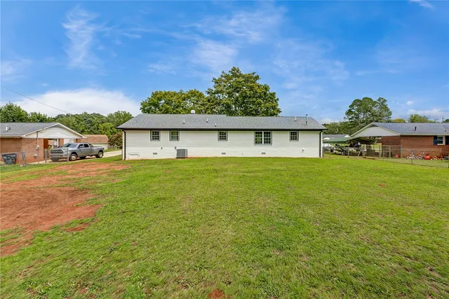 $300,000 | 203 Montgomery Street, Laurens, SC 29360