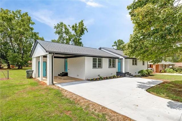 $300,000 | 203 Montgomery Street, Laurens, SC 29360