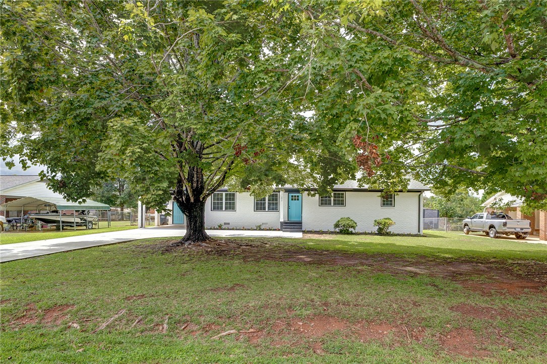 203 Montgomery Street Laurens, SC 29360 - Photo 33 of 34