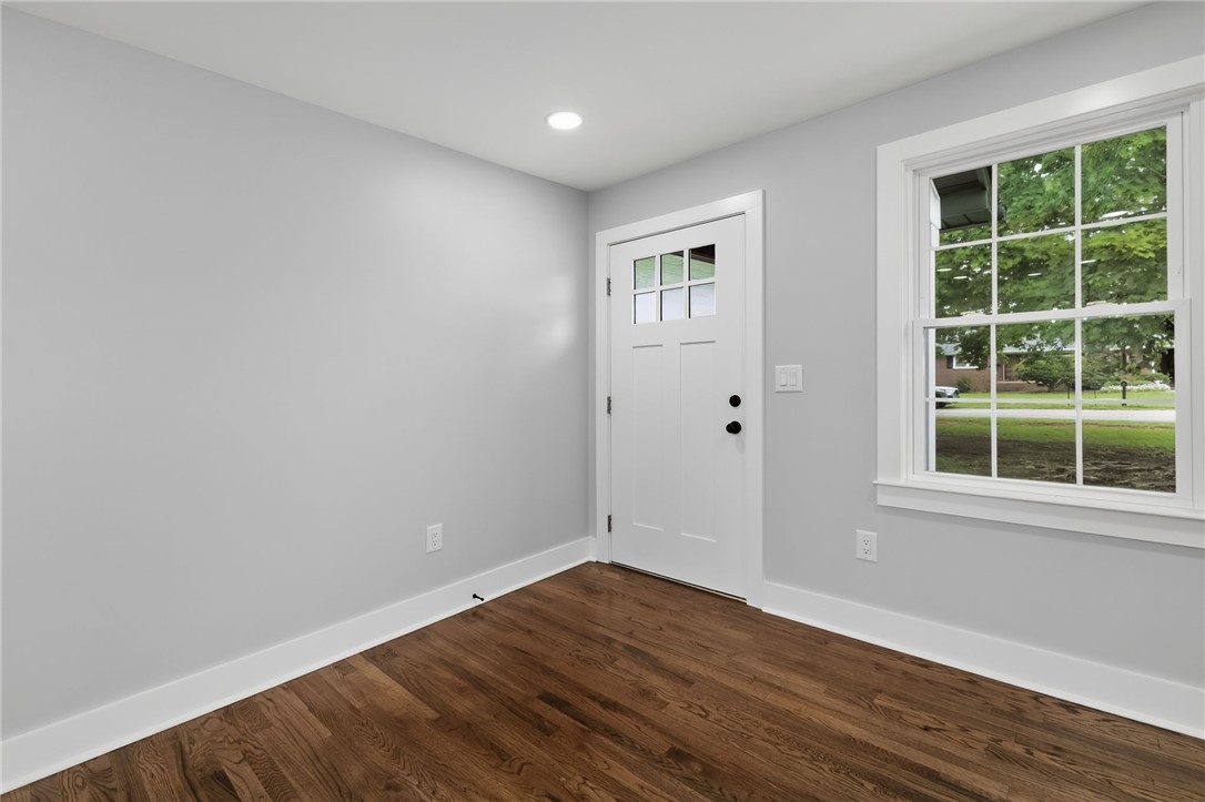 203 Montgomery Street Laurens, SC 29360 - Photo 4 of 34