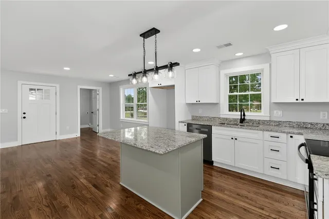 $300,000 | 203 Montgomery Street, Laurens, SC 29360