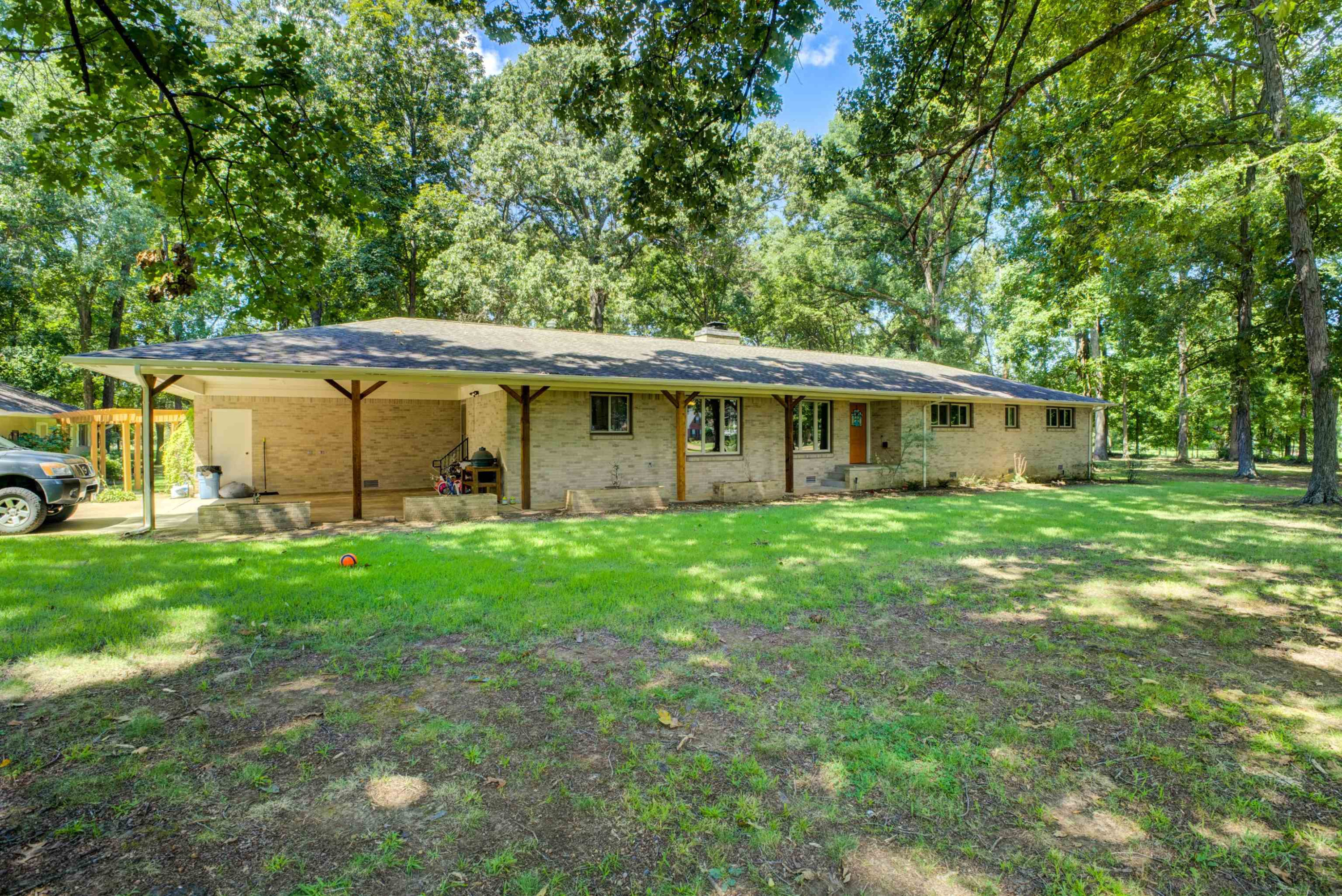 289 Pleasant Plains Road Jackson, TN 38305 - Photo 2 of 42 Photo 2