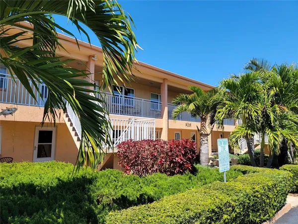 $1,595 | 535 68th Avenue, Unit 7, St. Pete Beach, FL 33706