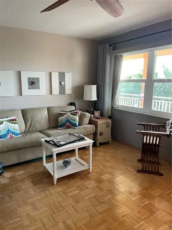 $1,595 | 535 68th Avenue, Unit 7, St. Pete Beach, FL 33706