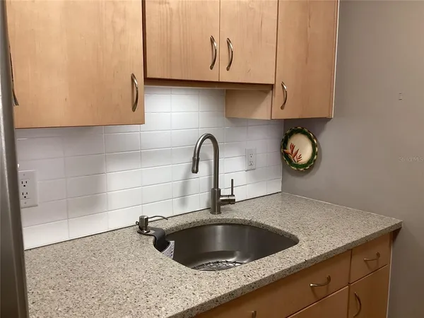$1,595 | 535 68th Avenue, Unit 7, St. Pete Beach, FL 33706