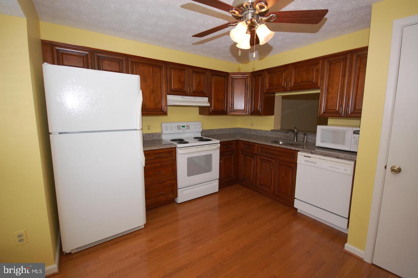 7975 Millstream Court Elkridge, MD 21075 - Photo 2 of 15 Updated Eat-in Kitchen with granite counters