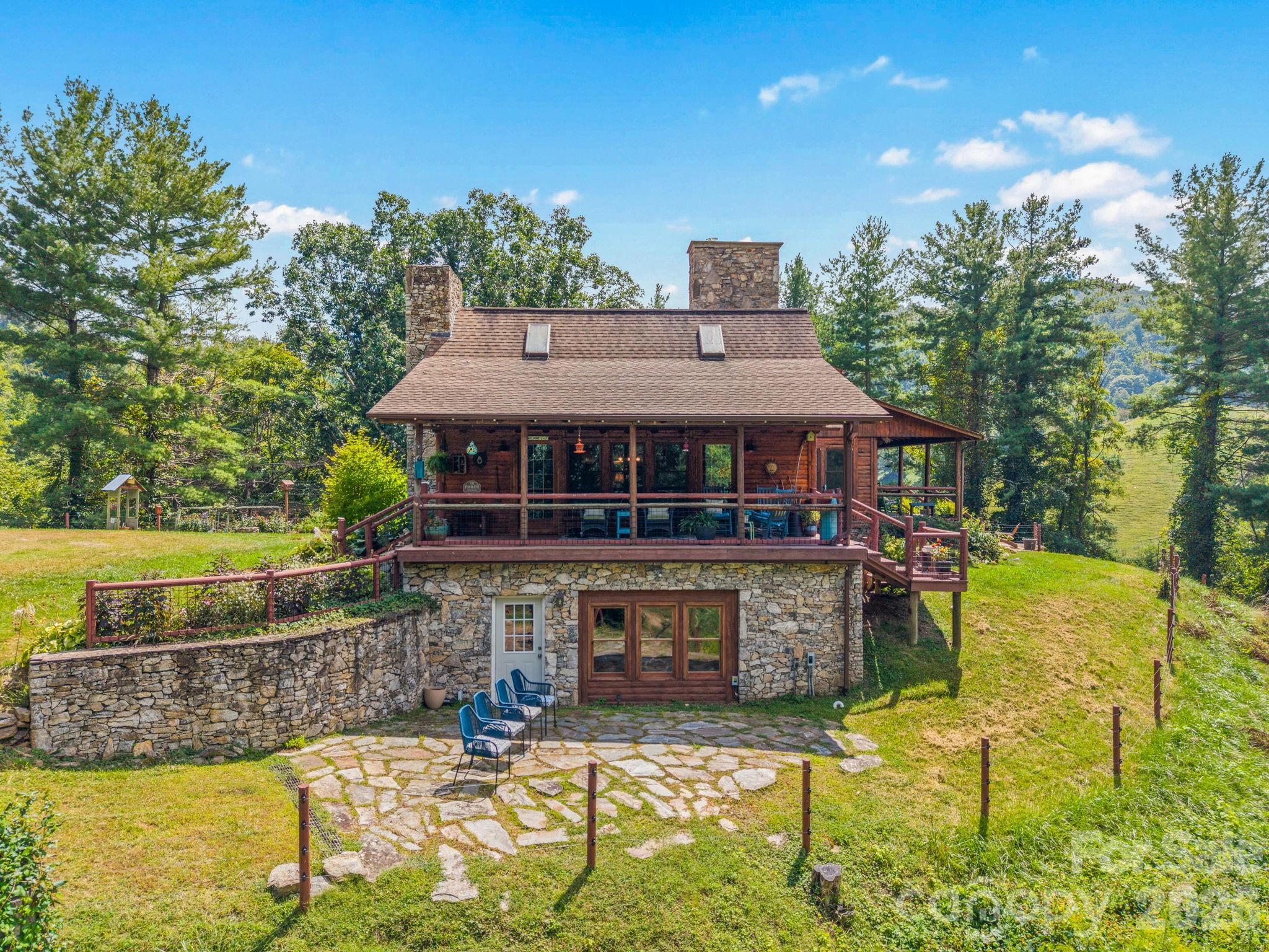 3570 Crabtree Mountain Road Clyde, NC 28721 - Photo 9 of 48 Gallery Image 9