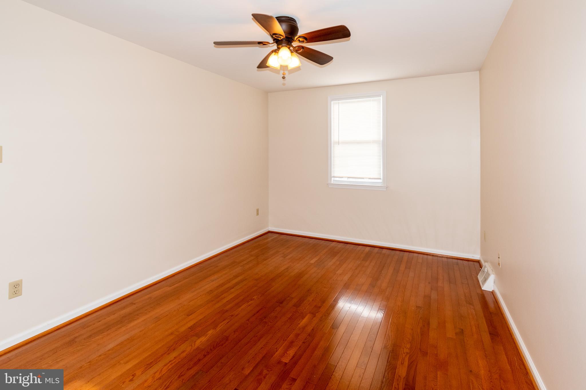 1712 Fox Chase Road Philadelphia, PA 19152 - Photo 8 of 16 Gallery Image 8