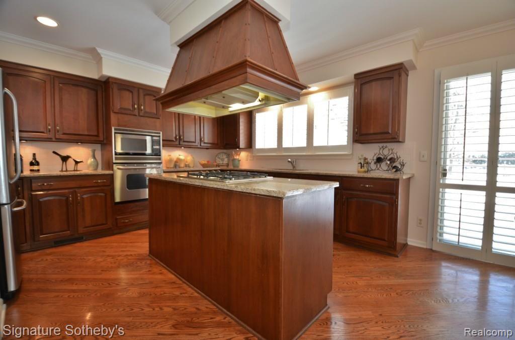 133 Chalmers Drive Rochester Hills, MI 48309 - Photo 15 of 35