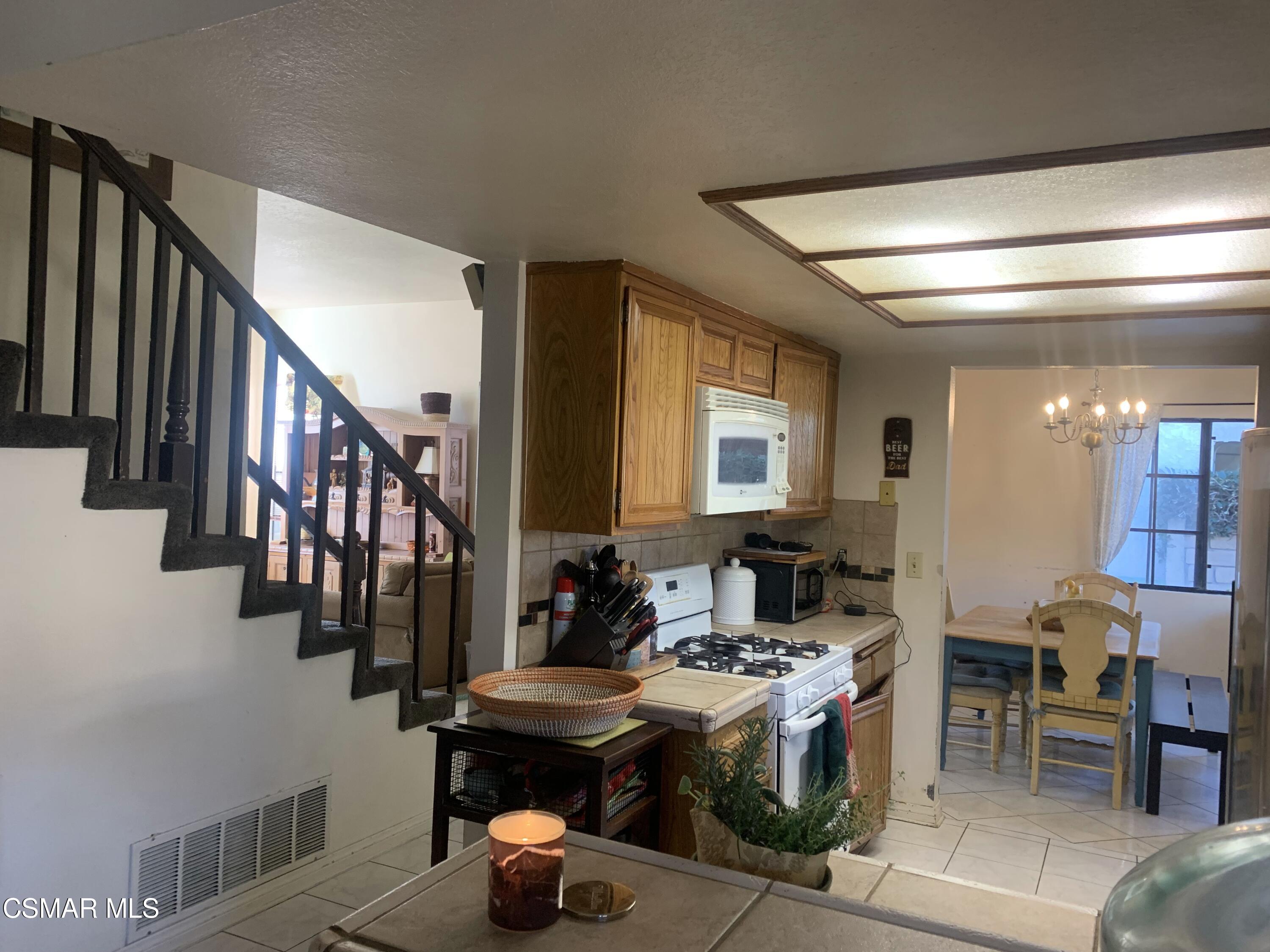 2429 Ridge View Court Simi Valley, CA 93065 - Photo 17 of 34 IMG_6523